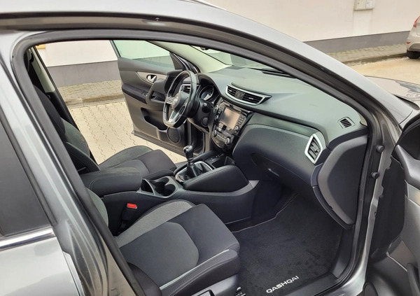 Nissan Qashqai cena 65900 przebieg: 131000, rok produkcji 2017 z Sztum małe 254
